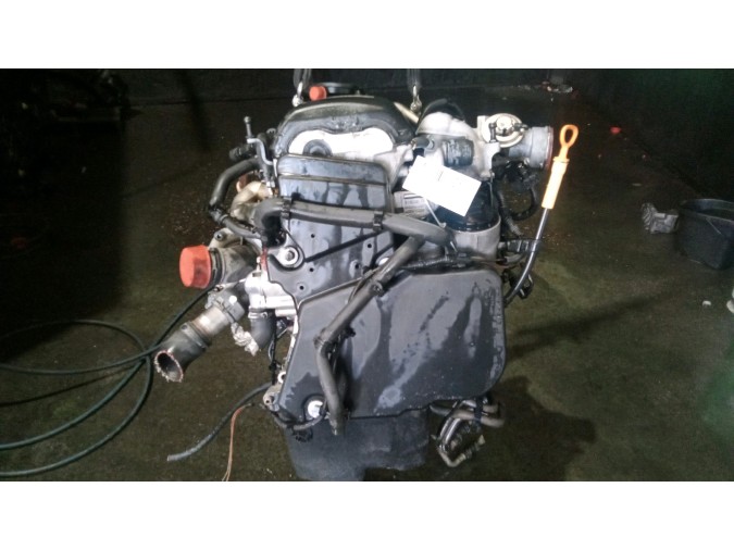MOTOR CON ACCESORIOS SIN CAJA DE CAMBIOS VOLKSWAGEN TOUAREG 2005