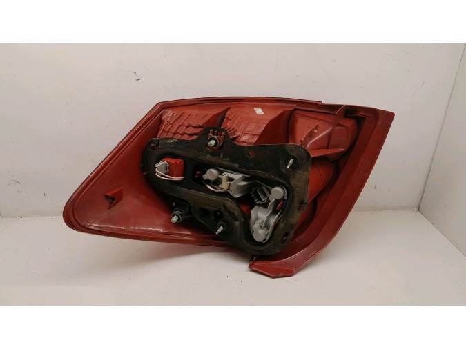 PILOTO TRASERO DERECHO  TOYOTA AURIS 2007