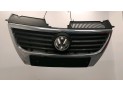 REJILLA DELANTERA VOLKSWAGEN PASSAT NEGRA / CROMADA 2007