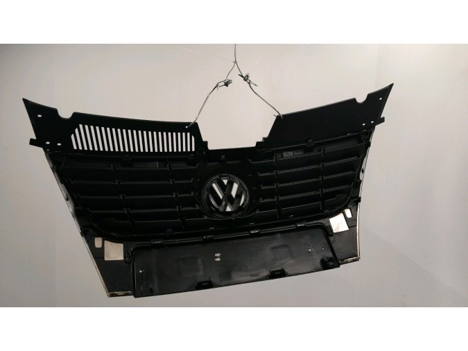 REJILLA DELANTERA VOLKSWAGEN PASSAT NEGRA / CROMADA 2007