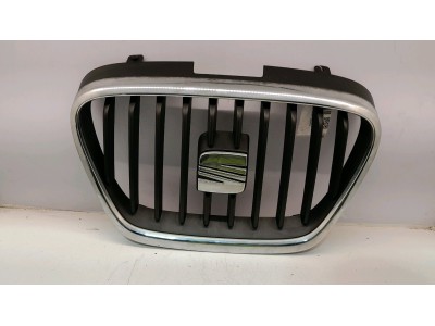 REJILLA DELANTERA SEAT ALTEA XL NEGRA / CROMADA 2010