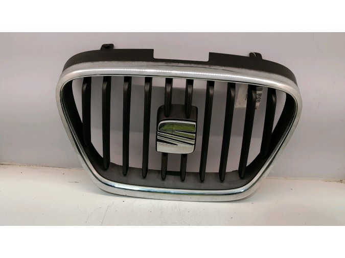REJILLA DELANTERA SEAT ALTEA XL NEGRA / CROMADA 2010