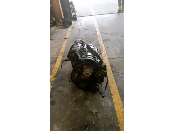 MOTOR CON ACCESORIOS Y CAJA DE CAMBIOS CITROEN XSARA 2004