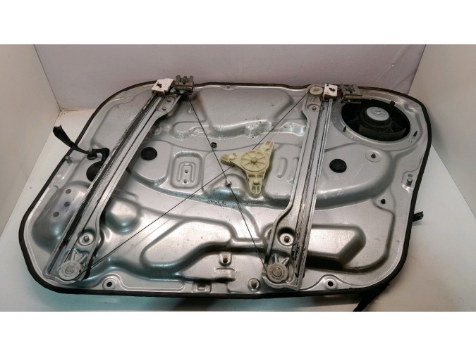 ELEVALUNAS DELANTERO IZQUIERDO HYUNDAI I30 2010