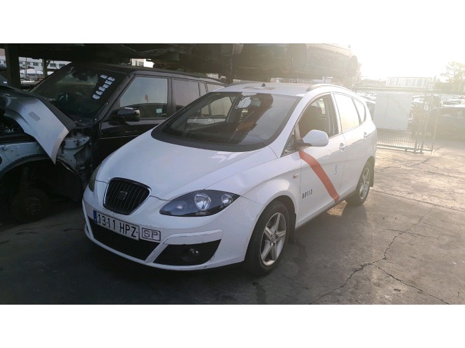 PUERTA DELANTERA DERECHA SEAT ALTEA 2013