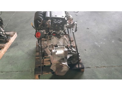 MOTOR CON ACCESORIOS Y CAJA DE CAMBIOS MAZDA 121 1996