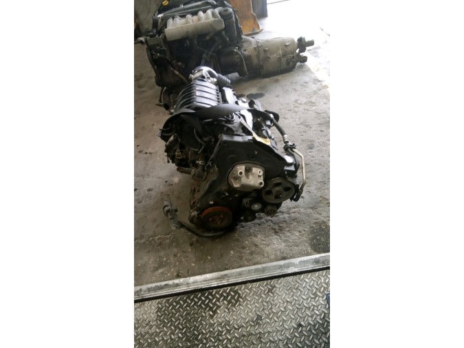 MOTOR CON ACCESORIOS Y CAJA DE CAMBIOS CITROEN C4 2005