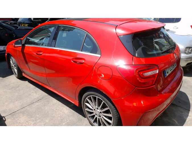 PILOTO MATRÍCULA IZQUIERDO MERCEDES A 250 2012