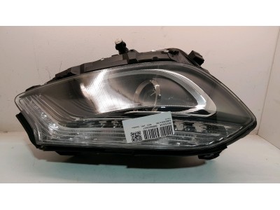FARO DELANTERO DERECHO MERCEDES A 250 2012