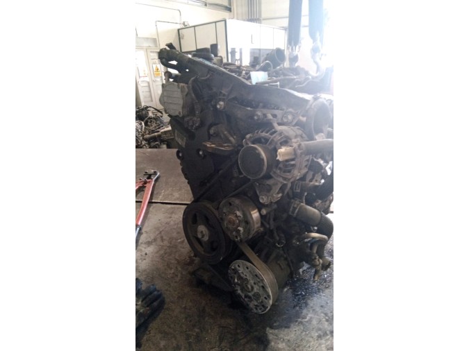 MOTOR CON ACCESORIOS SIN CAJA DE CAMBIOS TOYOTA YARIS 2007