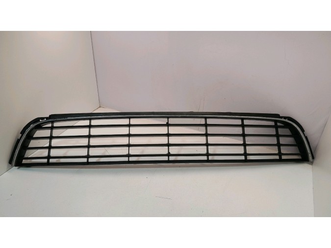 REJILLA DERECHA PARAGOLPES DELANTERO VOLKSWAGEN GOLF 2012