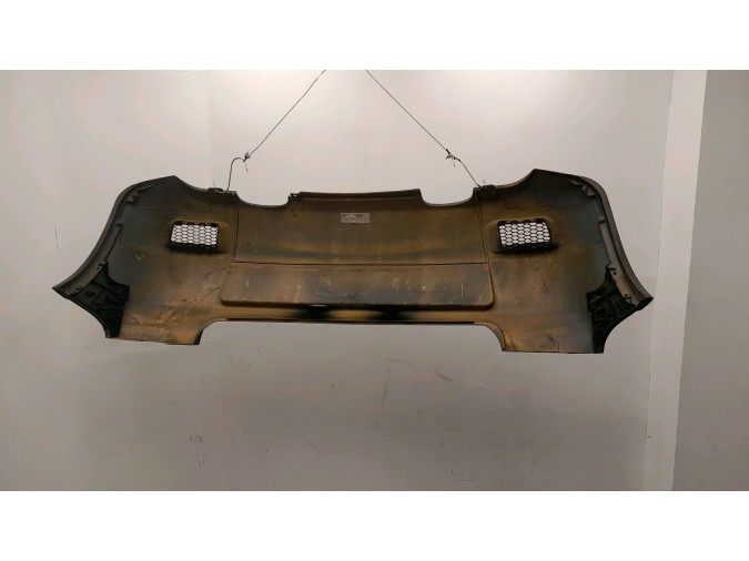 PARAGOLPES TRASERO VOLKSWAGEN POLO NEGRO 2004