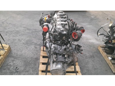 MOTOR CON ACCESORIOS Y CAJA DE CAMBIOS HYUNDAI TRAJET 2003