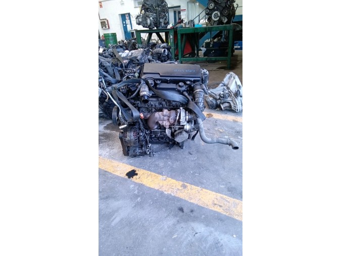 MOTOR CON ACCESORIOS Y CAJA DE CAMBIOS PEUGEOT BIPPER 2008