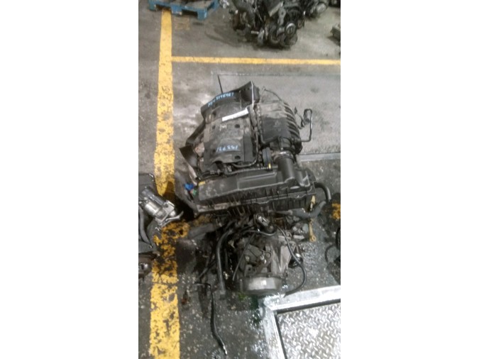 MOTOR CON ACCESORIOS SIN CAJA DE CAMBIOS PEUGEOT 307
