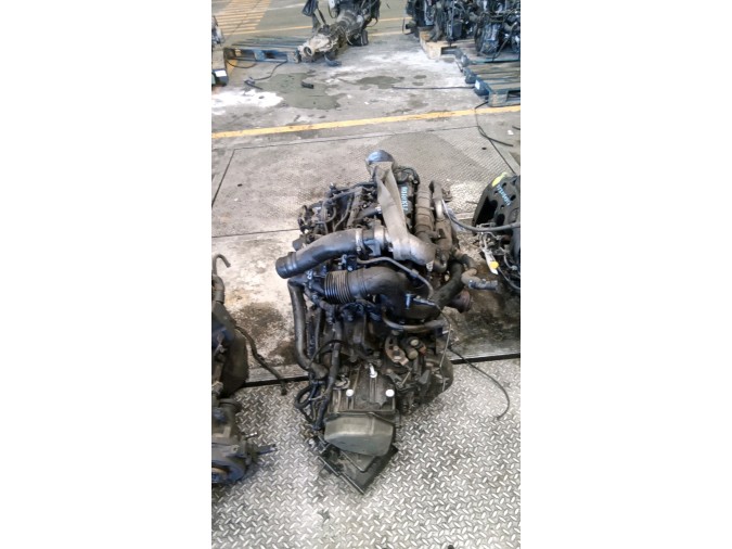 MOTOR CON ACCESORIOS Y CAJA DE CAMBIOS CITROEN C5 2002