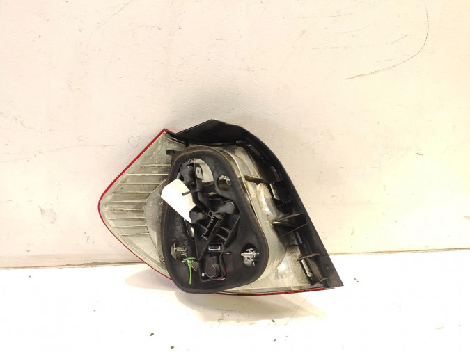 PILOTO TRASERO DERECHO BMW SERIE 1 2005
