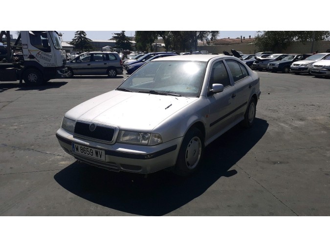 MANDO ELEVALUNAS DELANTERO DERECHO SKODA OCTAVIA 1998