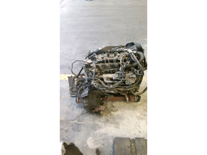 MOTOR CON ACCESORIOS Y CAJA DE CAMBIOS FORD FOCUS 2010