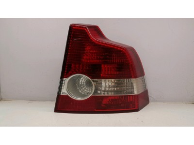 PILOTO TRASERO DERECHO VOLVO S40 2004
