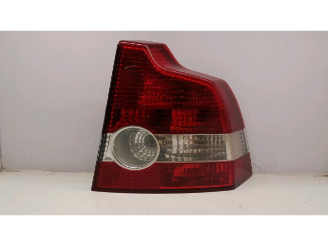 PILOTO TRASERO DERECHO VOLVO S40 2004