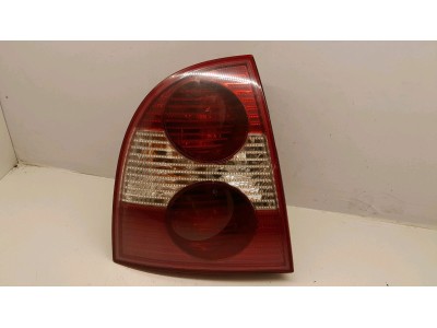 PILOTO TRASERO IZQUIERDO VOLKSWAGEN PASSAT 2001