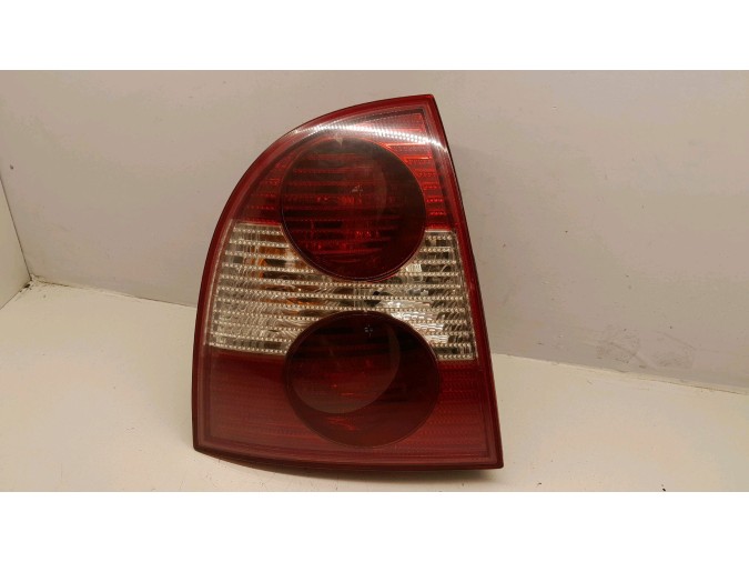 PILOTO TRASERO IZQUIERDO VOLKSWAGEN PASSAT 2001