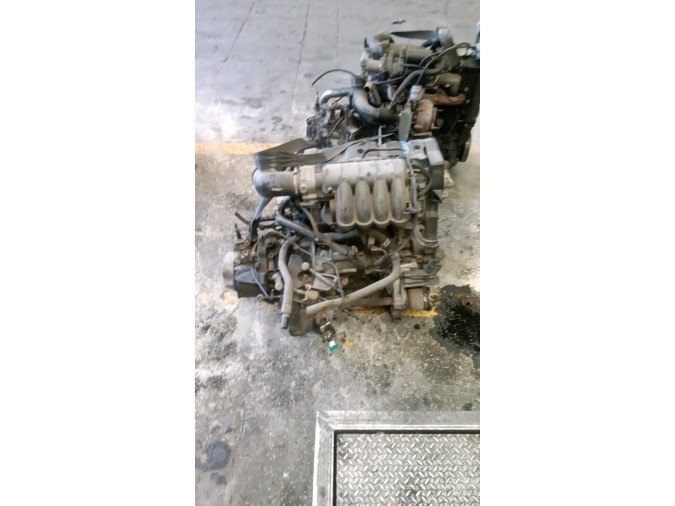 MOTOR CON ACCESORIOS Y CAJA DE CAMBIOS PEUGEOT 307 2003