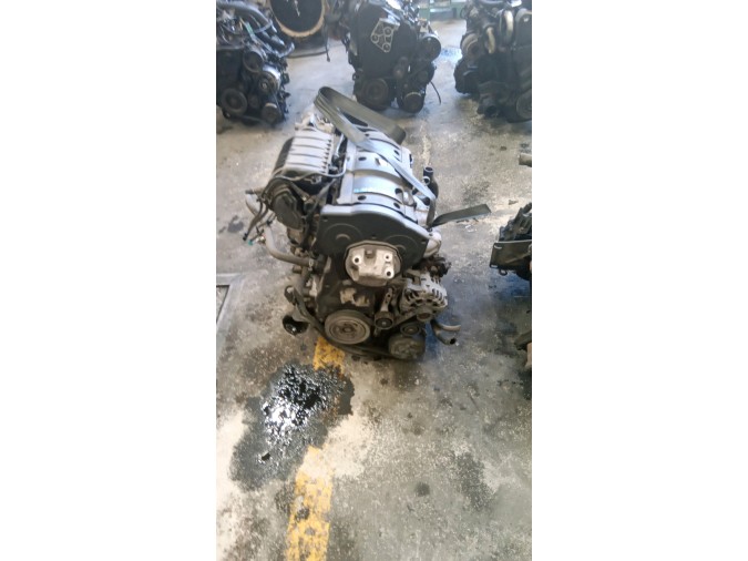 MOTOR CON ACCESORIOS Y CAJA DE CAMBIOS PEUGEOT 307 2003