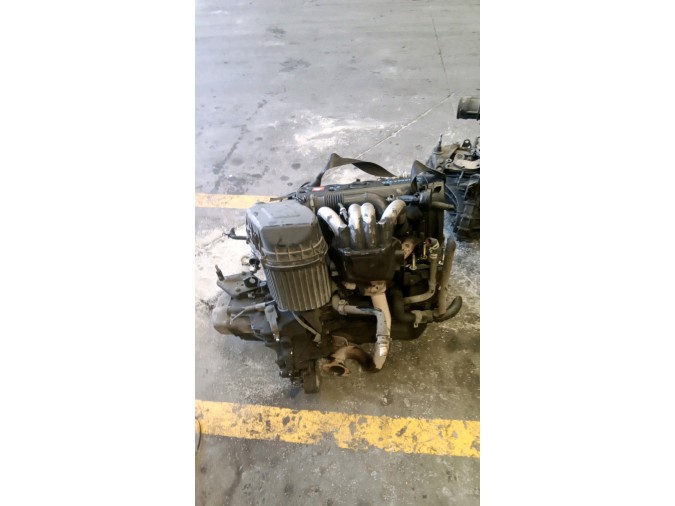 MOTOR CON ACCESORIOS Y CAJA DE CAMBIOS CITROEN SAXO 1999