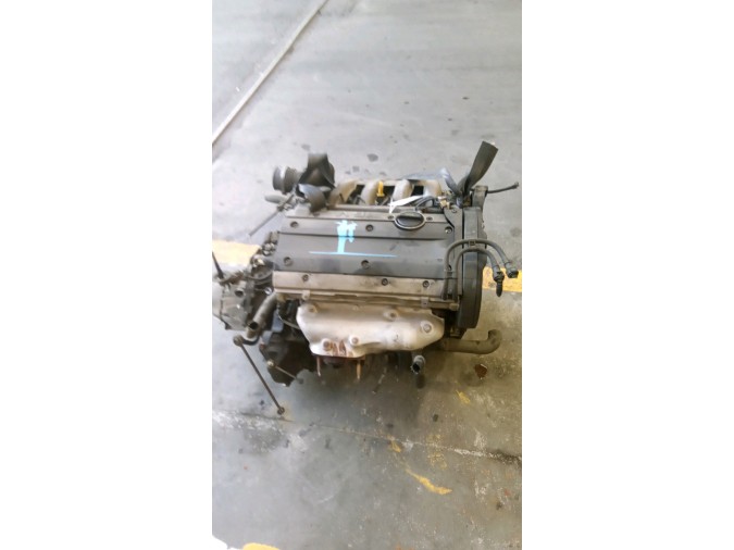 MOTOR CON ACCESORIOS Y CAJA DE CAMBIOS PEUGEOT 406 1996