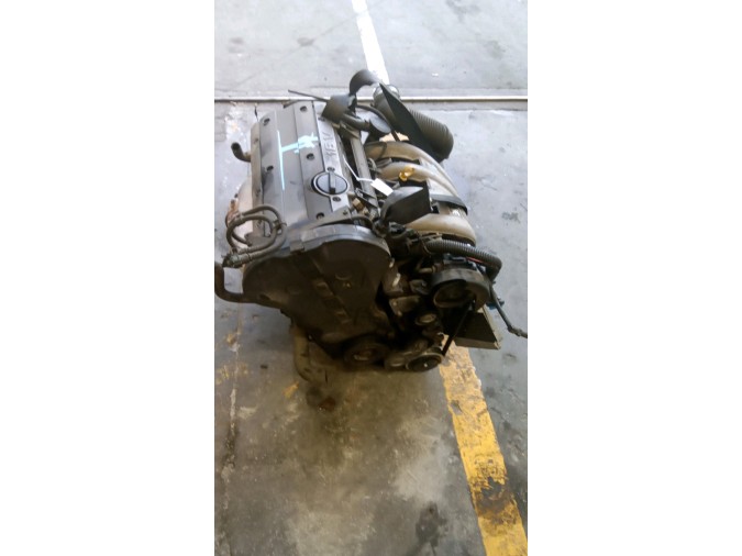 MOTOR CON ACCESORIOS Y CAJA DE CAMBIOS PEUGEOT 406 1996