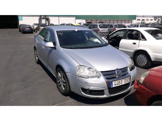 PARAGOLPES DELANTERO VOLKSWAGEN JETTA 2006