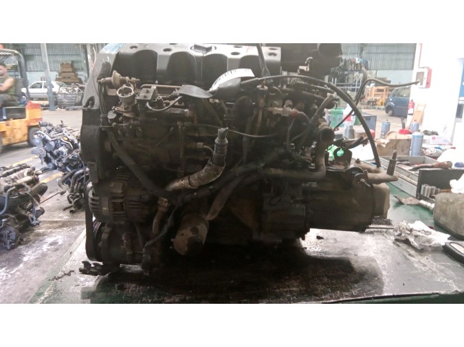 MOTOR CON ACCESORIOS SIN CAJA DE CAMBIOS CITROEN SAXO 1996