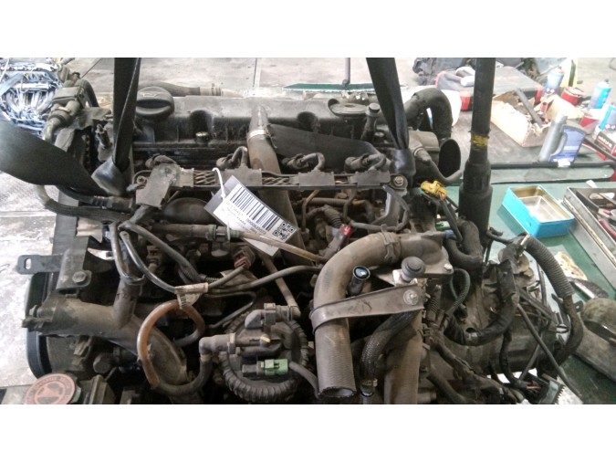 MOTOR CON ACCESORIOS Y CAJA DE CAMBIOS CITROEN XSARA 2003