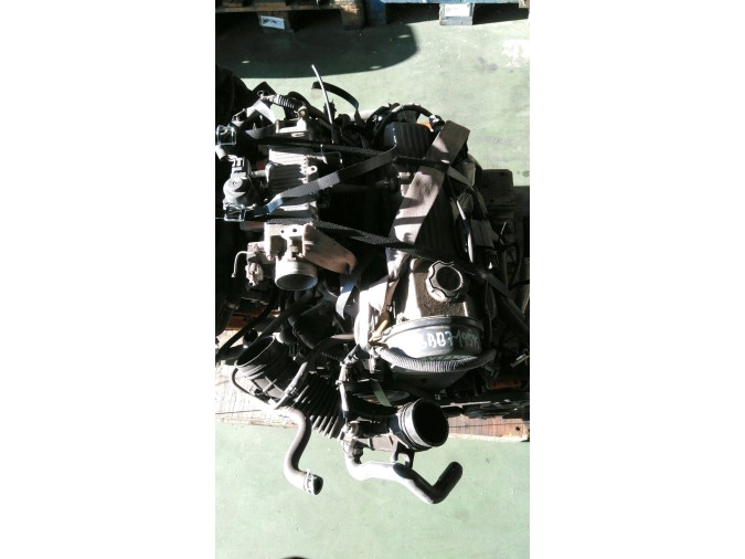 MOTOR CON ACCESORIOS Y CAJA DE CAMBIOS SUZUKI SWIFT 2002