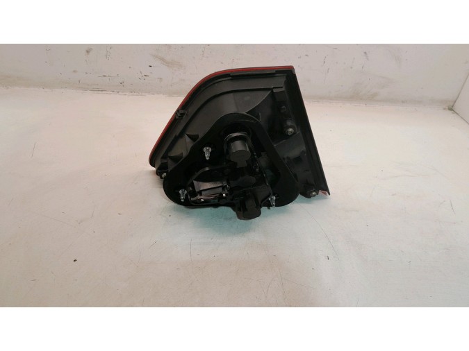 PILOTO TRASERO DERECHO INTERIOR SEAT TOLEDO 2016