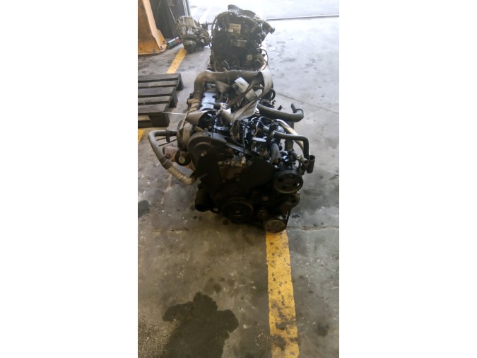 MOTOR CON ACCESORIOS Y CAJA DE CAMBIOS PEUGEOT 806 2000