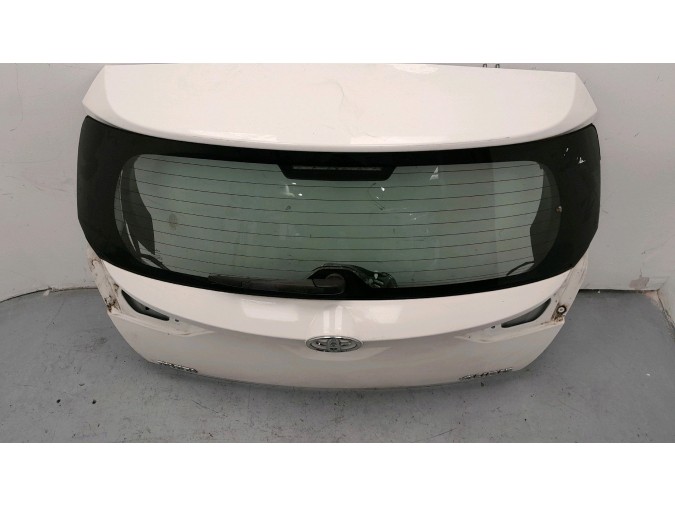 PORTON TRASERO TOYOTA AURIS BLANCO 2015