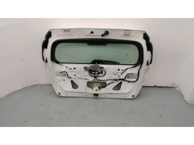PORTON TRASERO TOYOTA AURIS BLANCO 2015