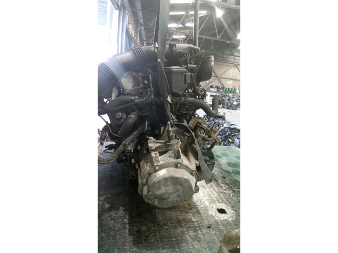 MOTOR CON ACCESORIOS Y CAJA DE CAMBIOS PEUGEOT 307 2005