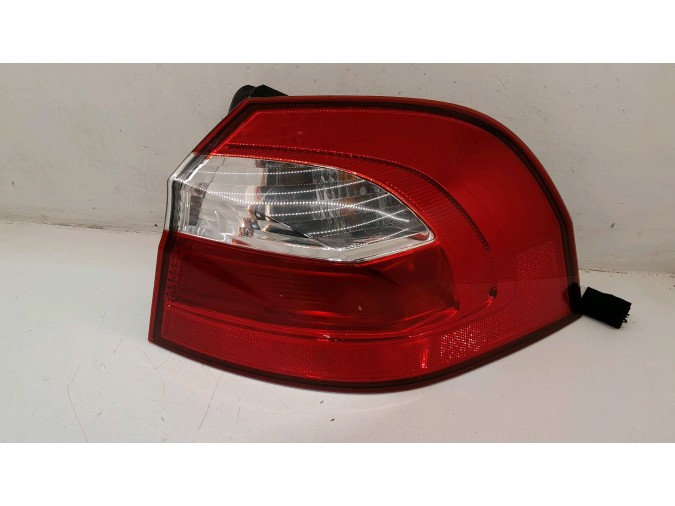 PILOTO TRASERO DERECHO KIA RIO 2015