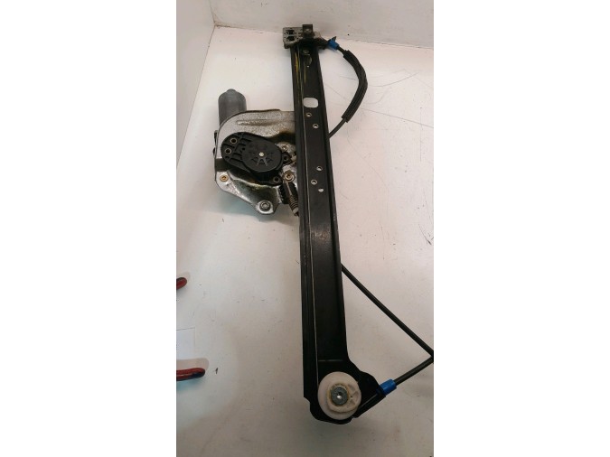 ELEVALUNAS DELANTERO DERECHO BMW X5 2004