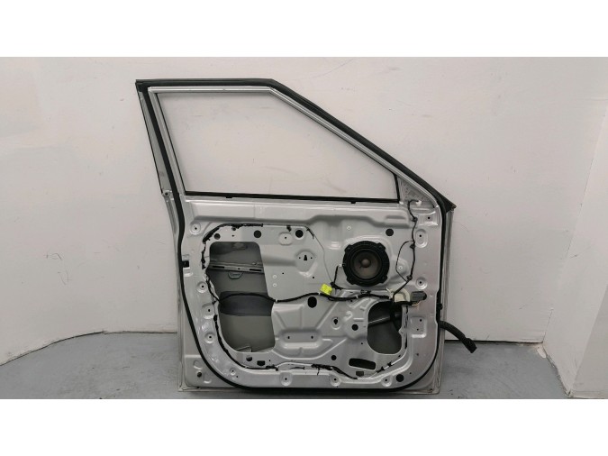 PUERTA DELANTERA IZQUIERDA SSANGYONG TIVOLI GRIS 2018
