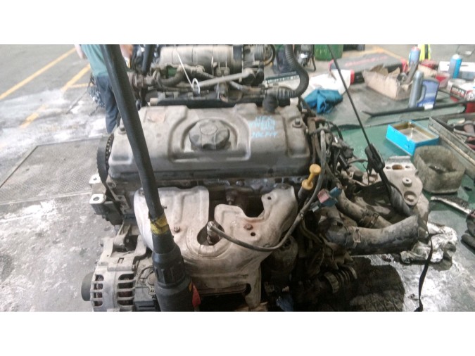 MOTOR CON ACCESORIOS Y CAJA DE CAMBIOS CITROEN C3 2003