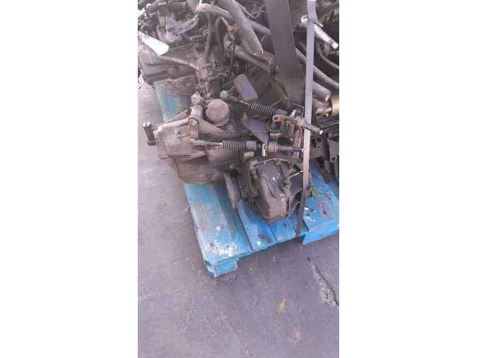 MOTOR CON ACCESORIOS Y CAJA DE CAMBIOS ALFA ROMEO 147 2002