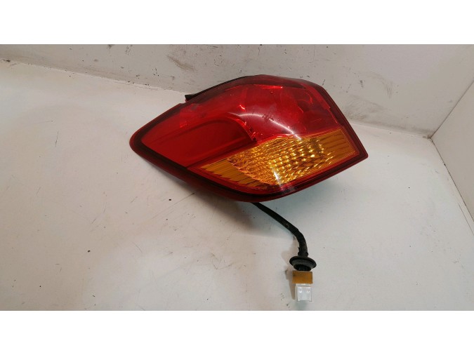 PILOTO TRASERO IZQUIERDO EXTERIOR MITSUBISHI ASX 2011