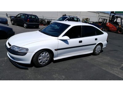 PARAGOLPES DELANTERO OPEL VECTRA 1997