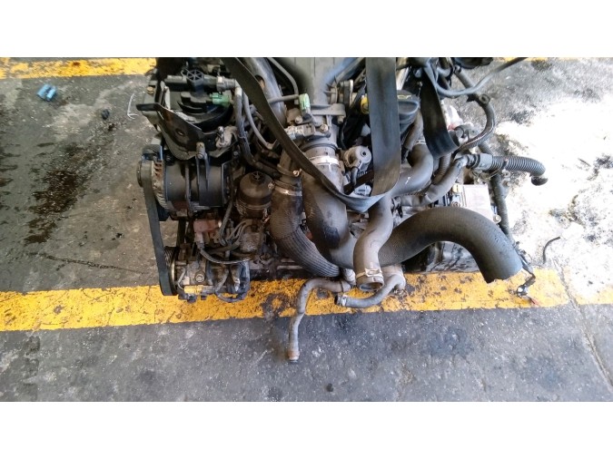 MOTOR CON ACCESORIOS SIN CAJA DE CAMBIOS CITROEN C5 2006
