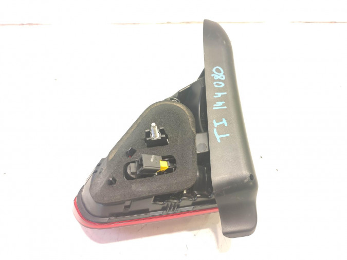 PILOTO TRASERO IZQUIERDO INTERIOR PEUGEOT 2008 2019
